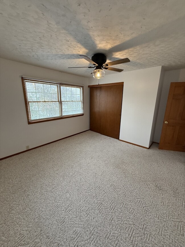 Building Photo - 1718 Syracuse Dr