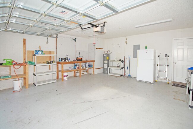 Building Photo - Spacious 4BR Pool Home on Quiet Cul-de-Sac in Wellington
