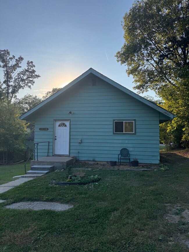 Building Photo - 12708 Foster St