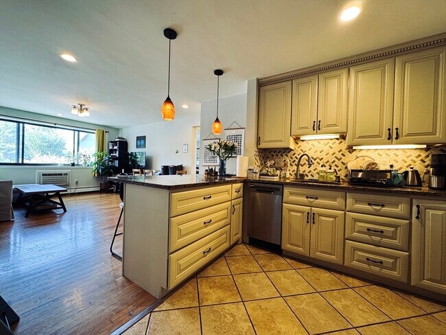 Primary Photo - 2192 Massachusetts Ave