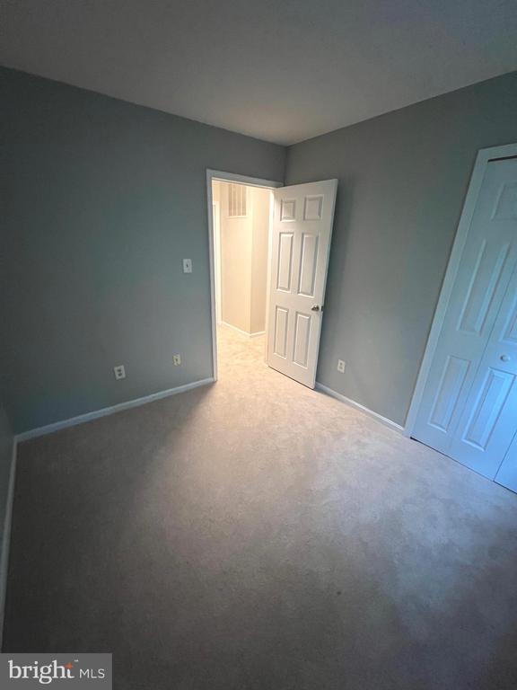 Building Photo - 9365 Tartan View Dr