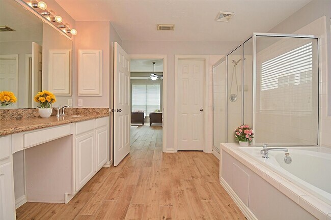 Building Photo - 4007 Gazebo Ln