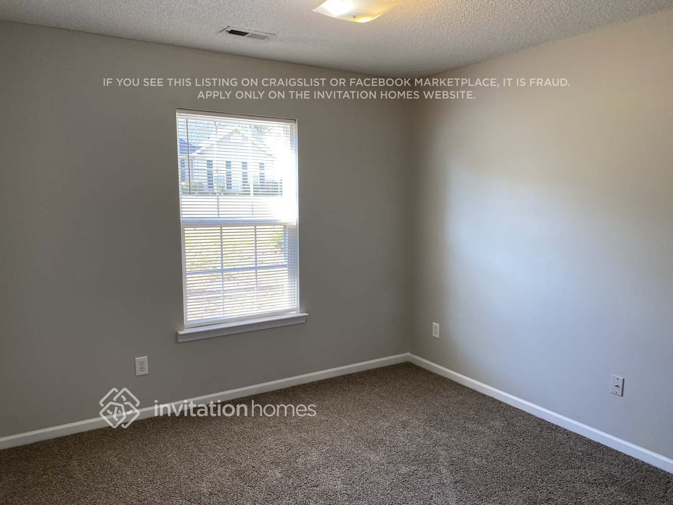 Building Photo - 6022 Country Walk Dr