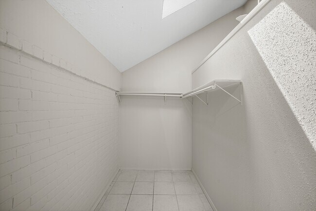 Building Photo - 8614 Windell Ln