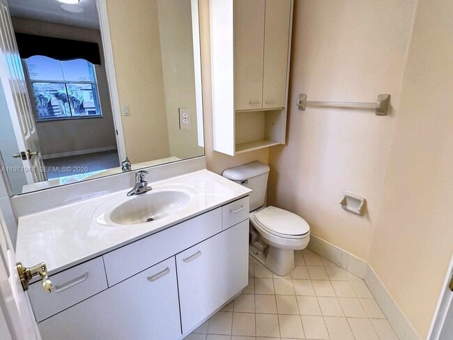 Building Photo - 5028 SW 170th Ave