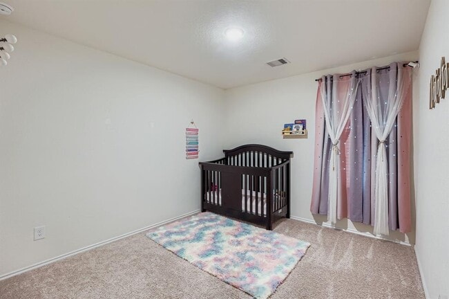 Building Photo - 121 Granary Dr