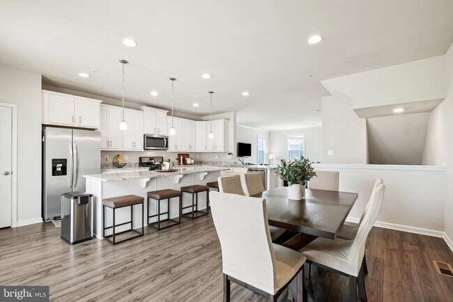 Building Photo - 6052 Krantz Dr