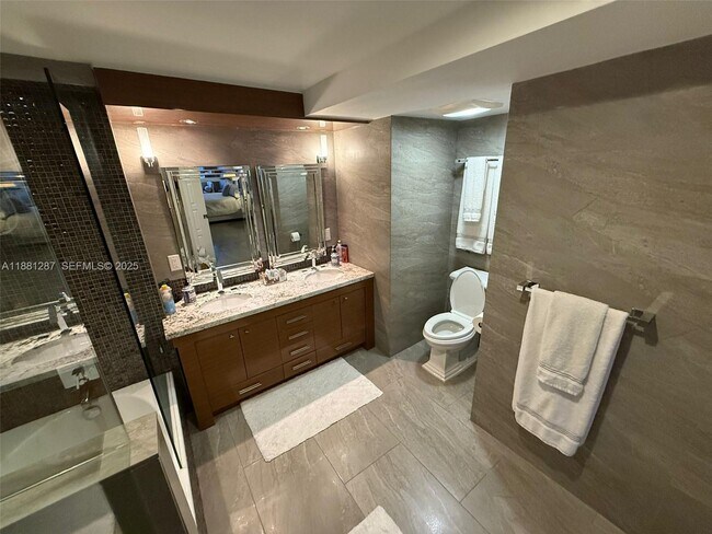 Building Photo - 4020 Galt Ocean Dr