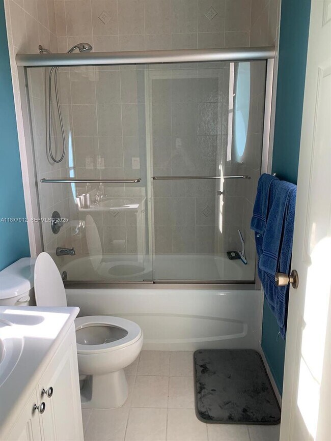 Building Photo - 4926 Leeward Ln