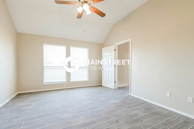 Building Photo - 4 Bedroom Pet-Friendly Home in Glenn Heights, TX with Main Street Renewal