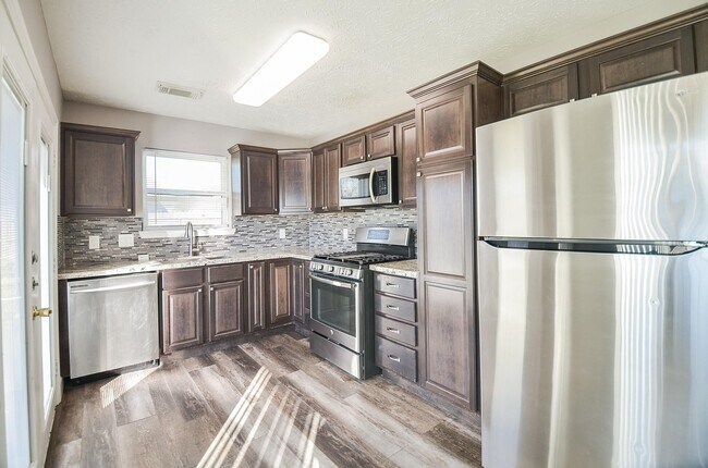 Building Photo - 18723 Lippizaner Dr
