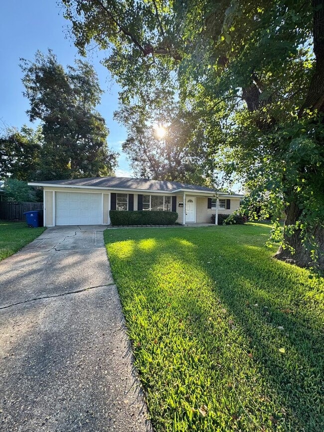 Building Photo - Shreveport Home