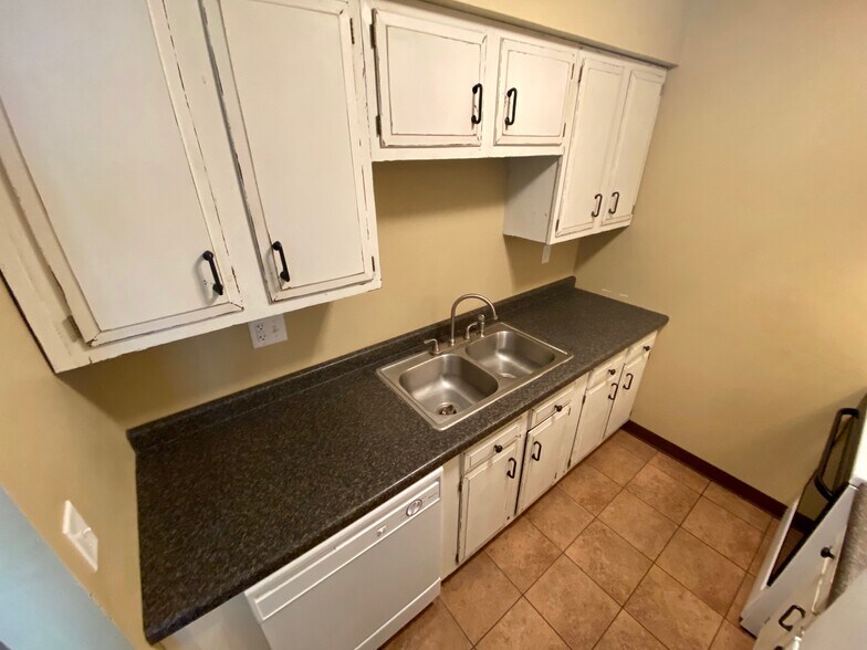 Building Photo - 232 11th St S