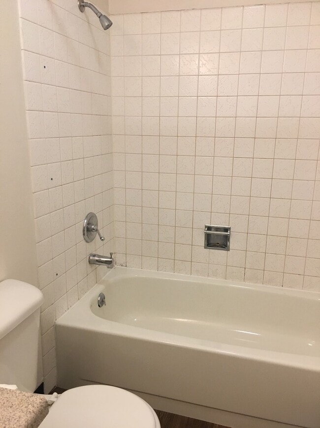 Building Photo - 3 Bedroom, 2 Bathroom Duplex- 5 minute walk from MSU - Flexible Lease Terms - 6 Months, 9 Months ...