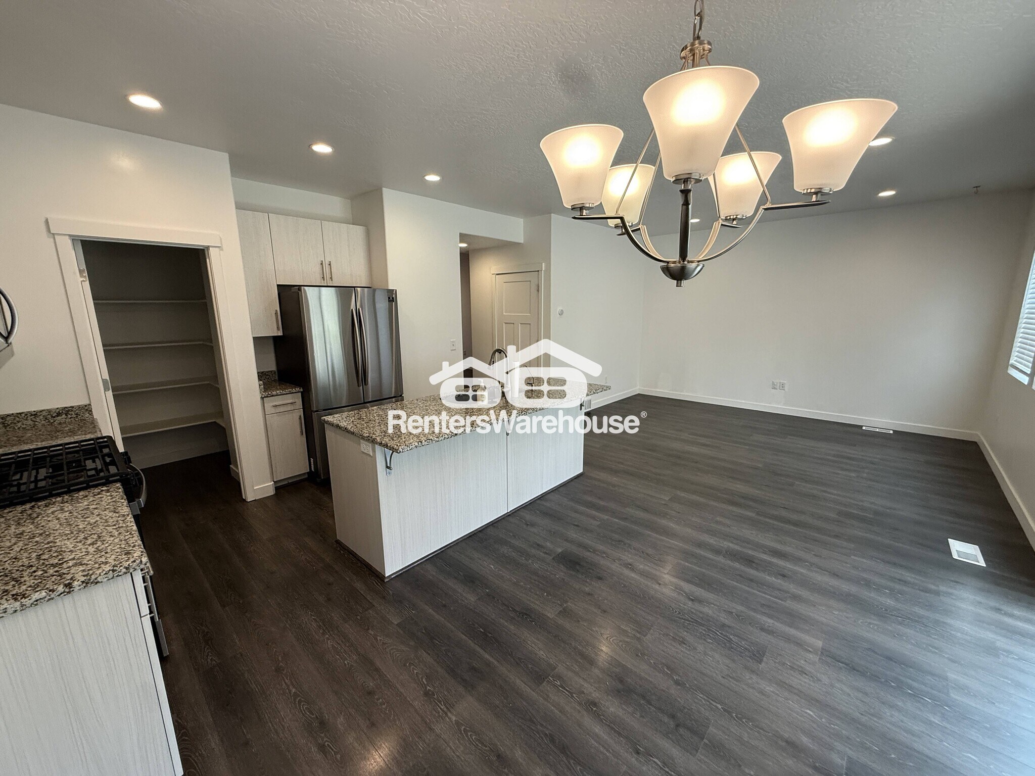 Building Photo - 14792 Chimney Pass Dr
