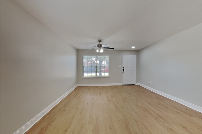 Building Photo - 29402 Legends Hill Dr