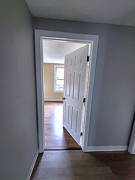 Building Photo - 229 Brightman St