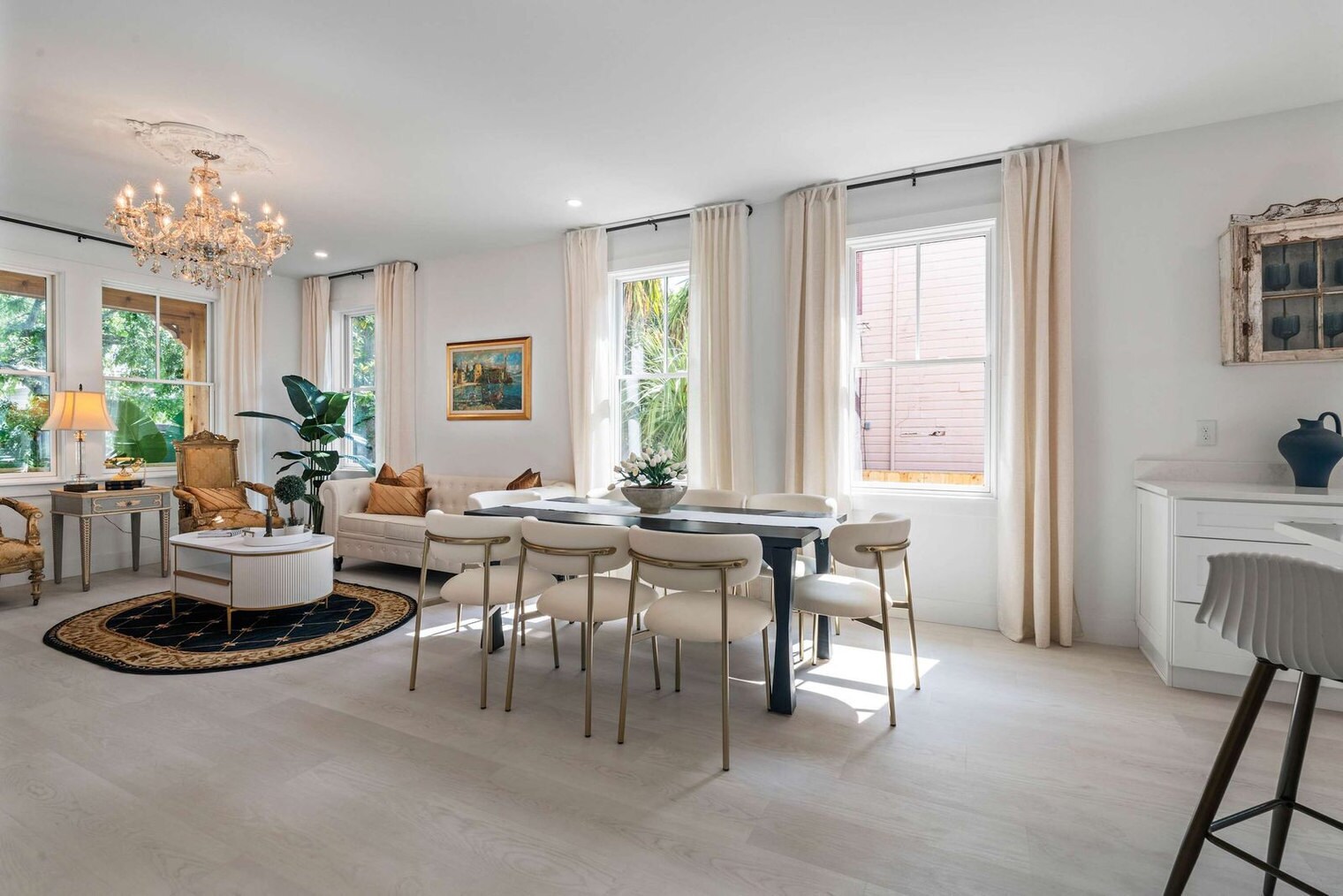 Building Photo - 28 W Castillo Dr