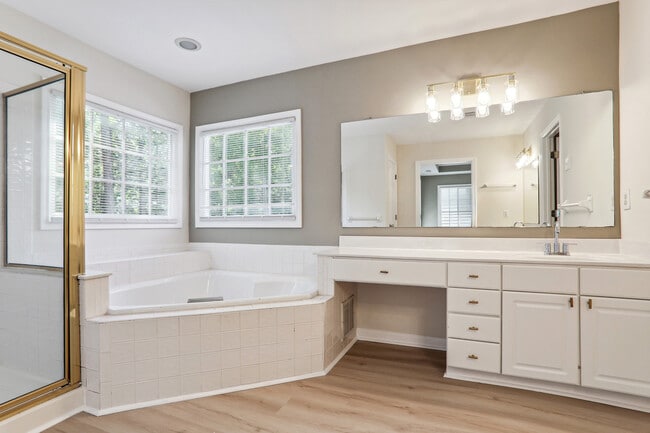 Building Photo - 845 Highmeade Dr