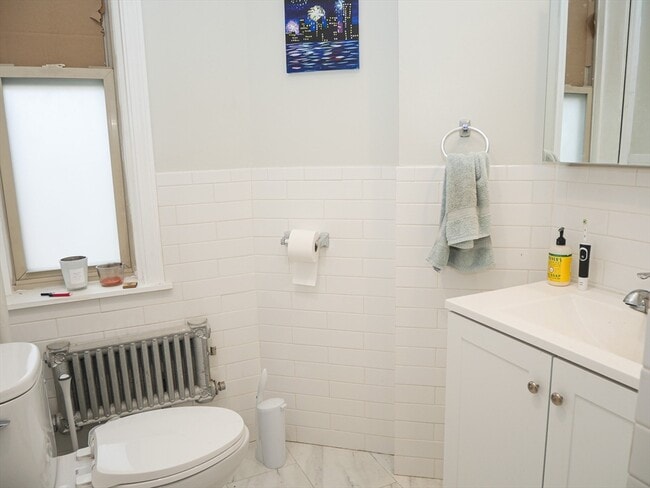 Building Photo - 10 Beals St