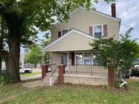 Building Photo - 3 Bedroom 1 Bathroom Single Family Home, North Clintonville