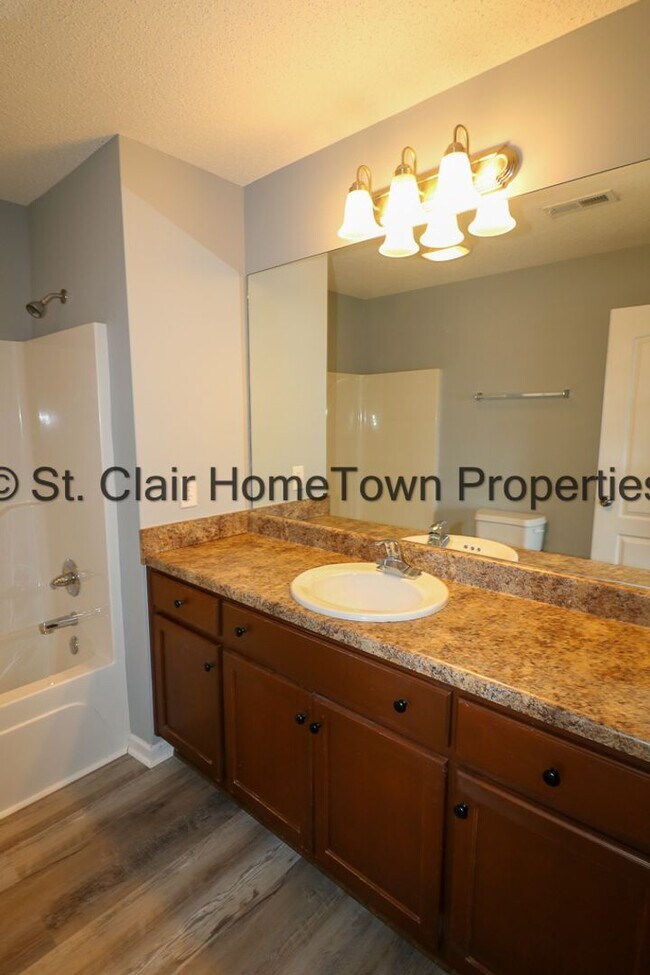 Building Photo - Totally Remodeled Tri-Plex in Lincoln School System