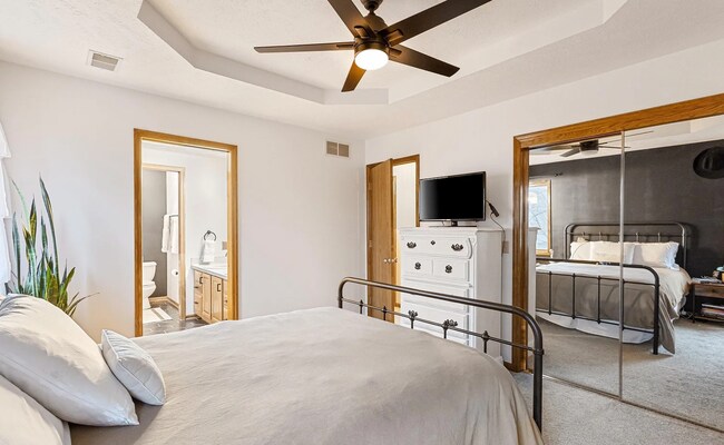 Building Photo - Gorgeous Millard Home!!