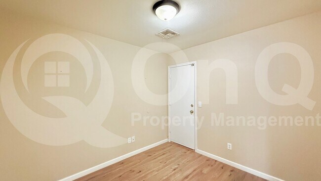 Building Photo - 1793 E Pinto Dr