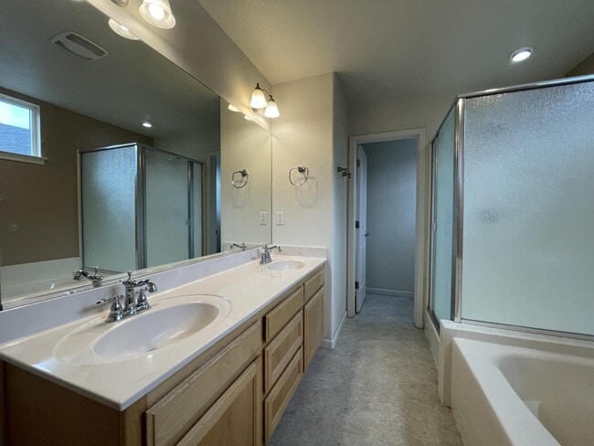 Building Photo - 1307 Yosemite Dr