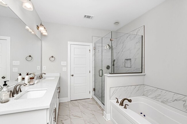 Building Photo - 3 Bedroom Home in River Hills