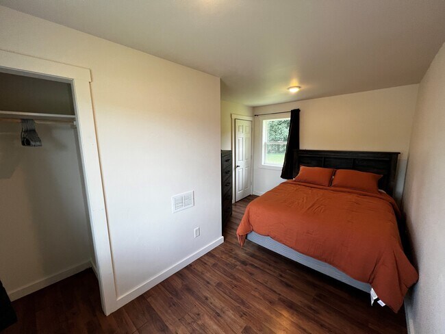 Building Photo - 9197 Cty J-Unit A