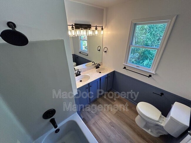 Building Photo - 1907 White Lake Dr