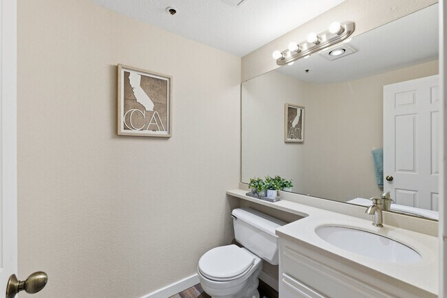 Building Photo - 153 California Ave