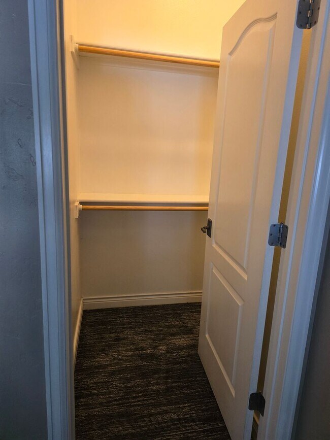 Building Photo - Beautiful 3-Bedroom Home with Scenic Views in the Redlands