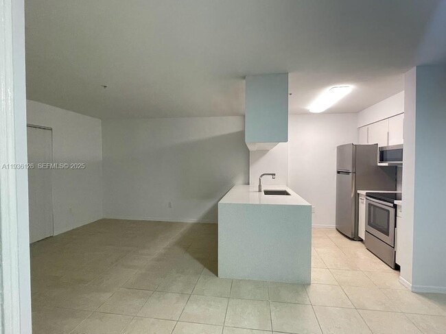 Building Photo - 430 S Park Rd