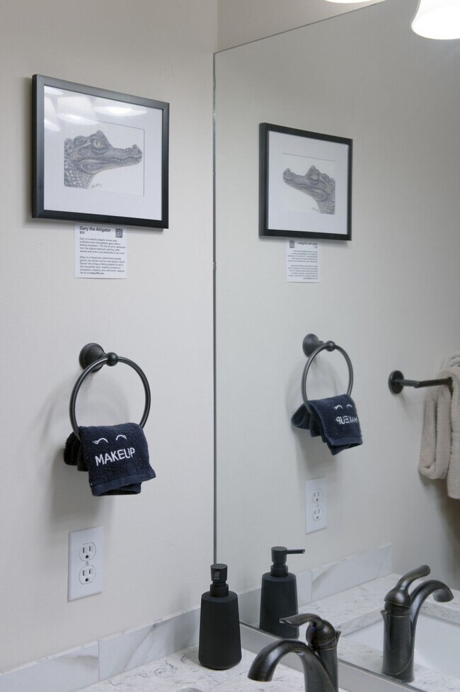 Building Photo - 1555 California St