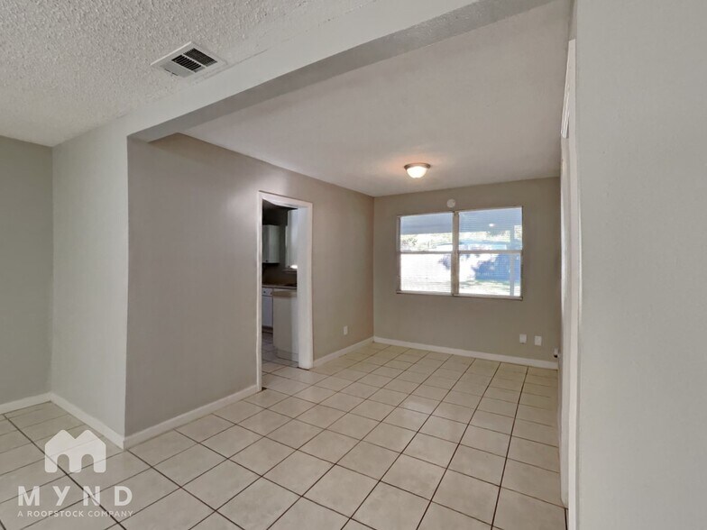 Building Photo - 1033 Busac Ave