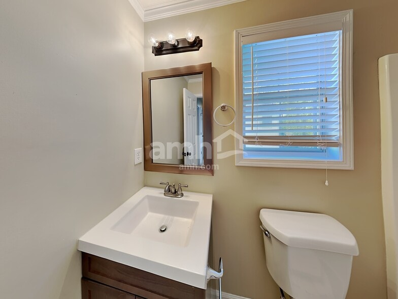 Building Photo - 123 Ivy Mill Way