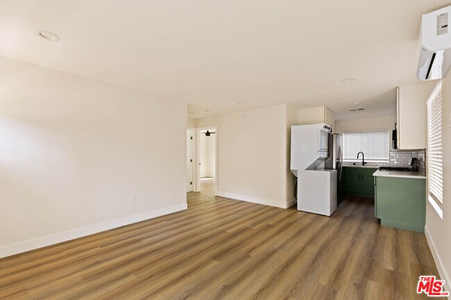 Building Photo - 340 S Ave 56