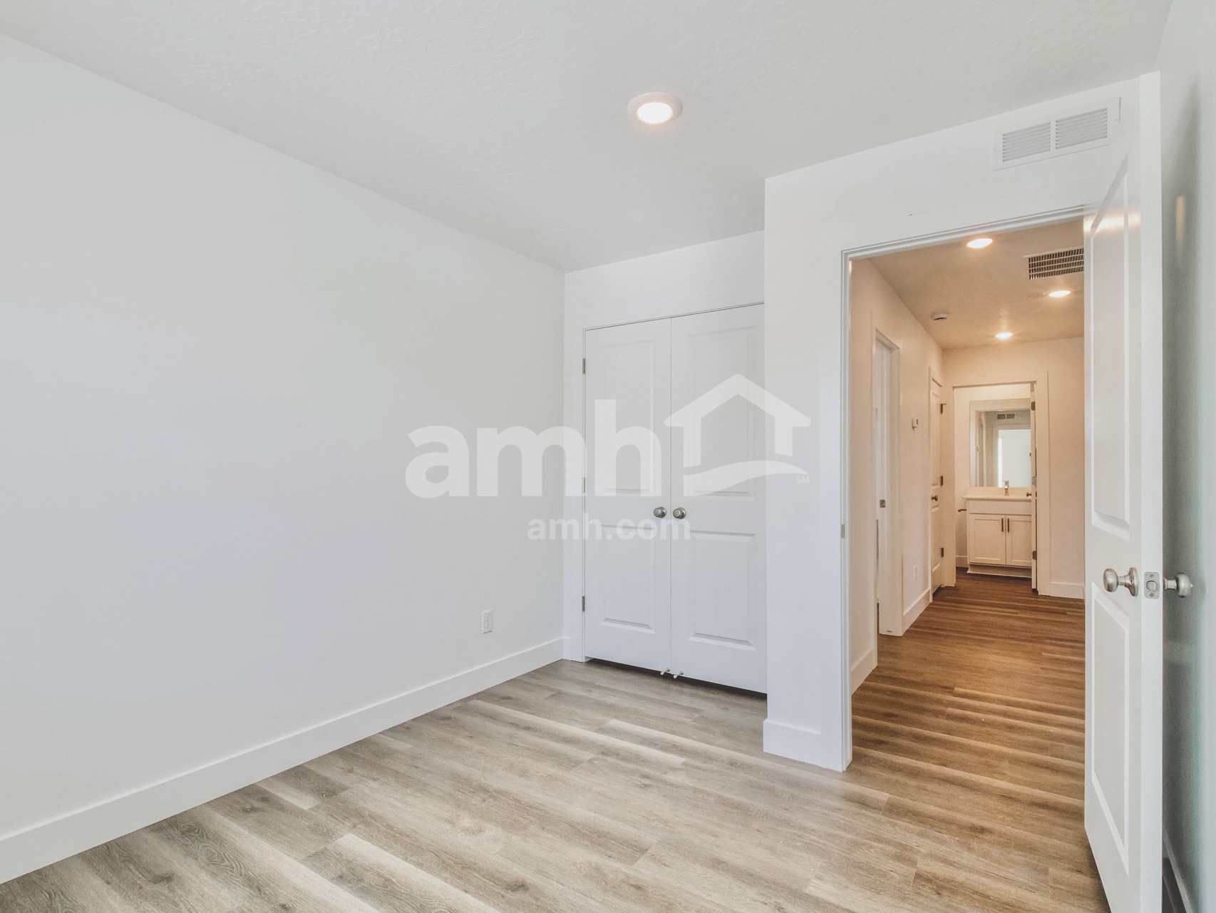 Building Photo - 7703 Castleton Ln