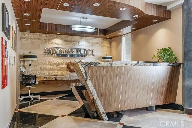 Building Photo - 1318 S Roxbury Dr