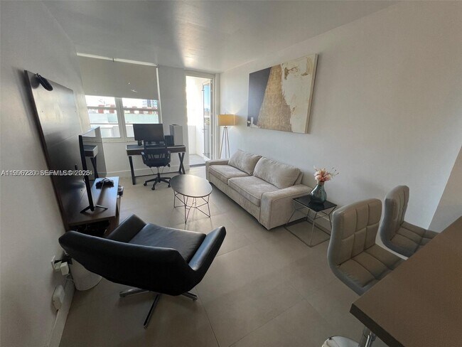 Building Photo - 100 Lincoln Rd