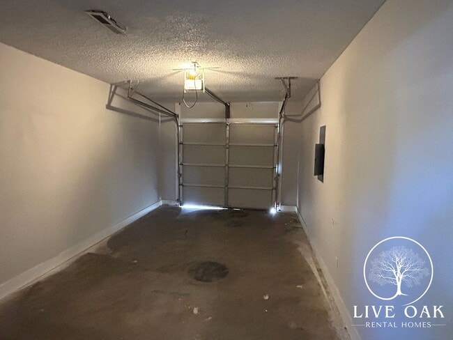 Building Photo - 135 Kenny Dr