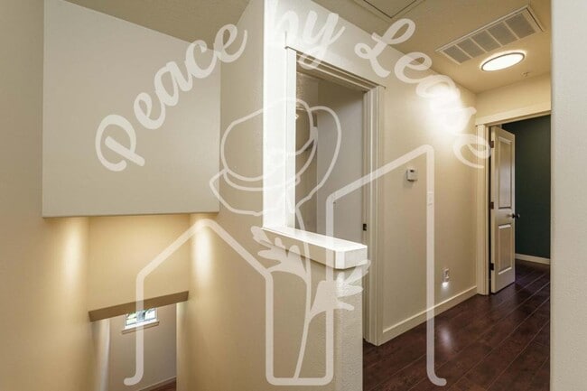 Building Photo - 8838 NE Brentford Way