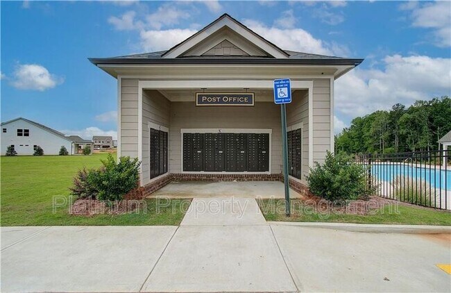 Building Photo - 4579 Silver Oak Dr