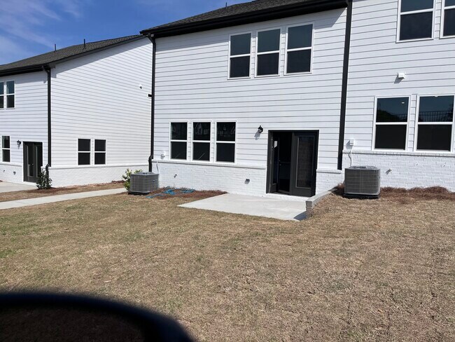 Building Photo - 231 Banner Rd