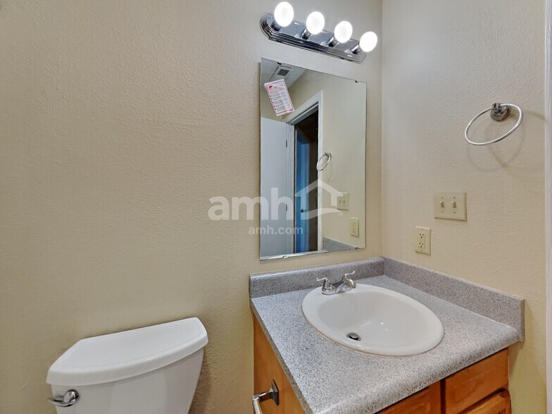 Building Photo - 7703 Vincent Ct