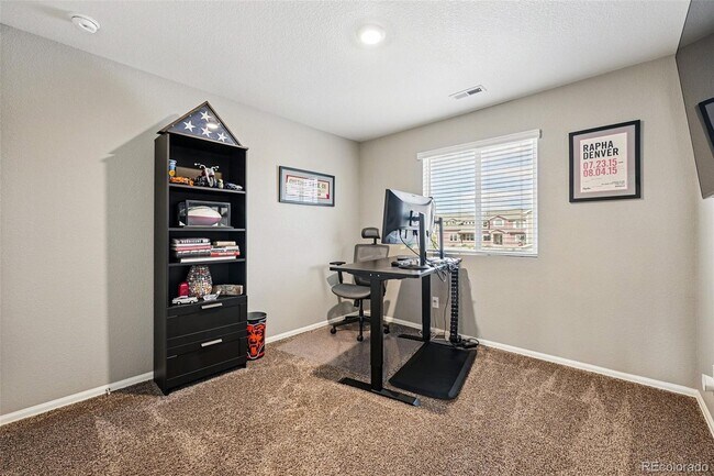 Building Photo - 6833 Longpark Dr