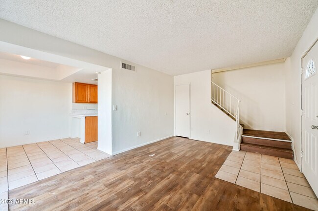 Building Photo - 4435 E Pueblo Ave