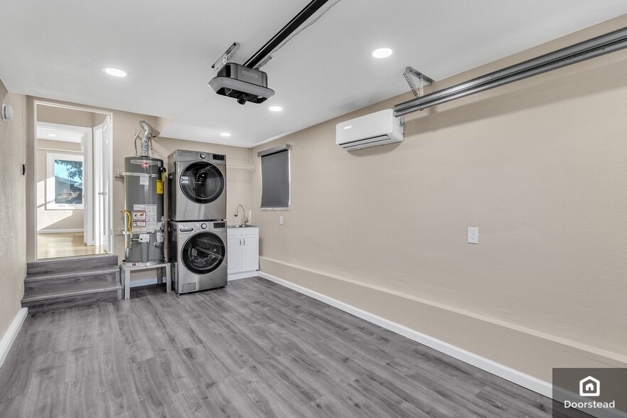 Building Photo - 711 Smith Ave